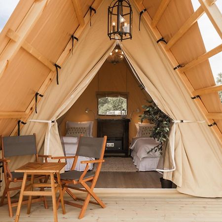 Mia Glamping Hotel Orissaare Bagian luar foto
