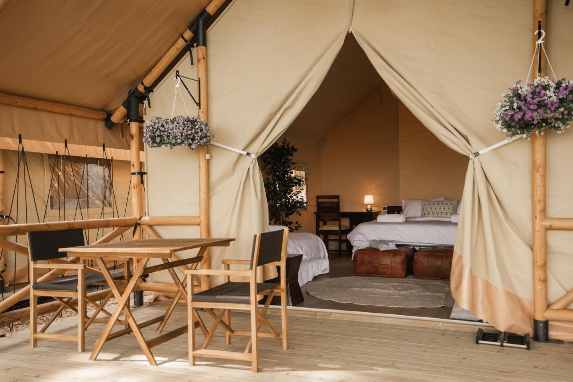 Mia Glamping Hotel Orissaare Bagian luar foto