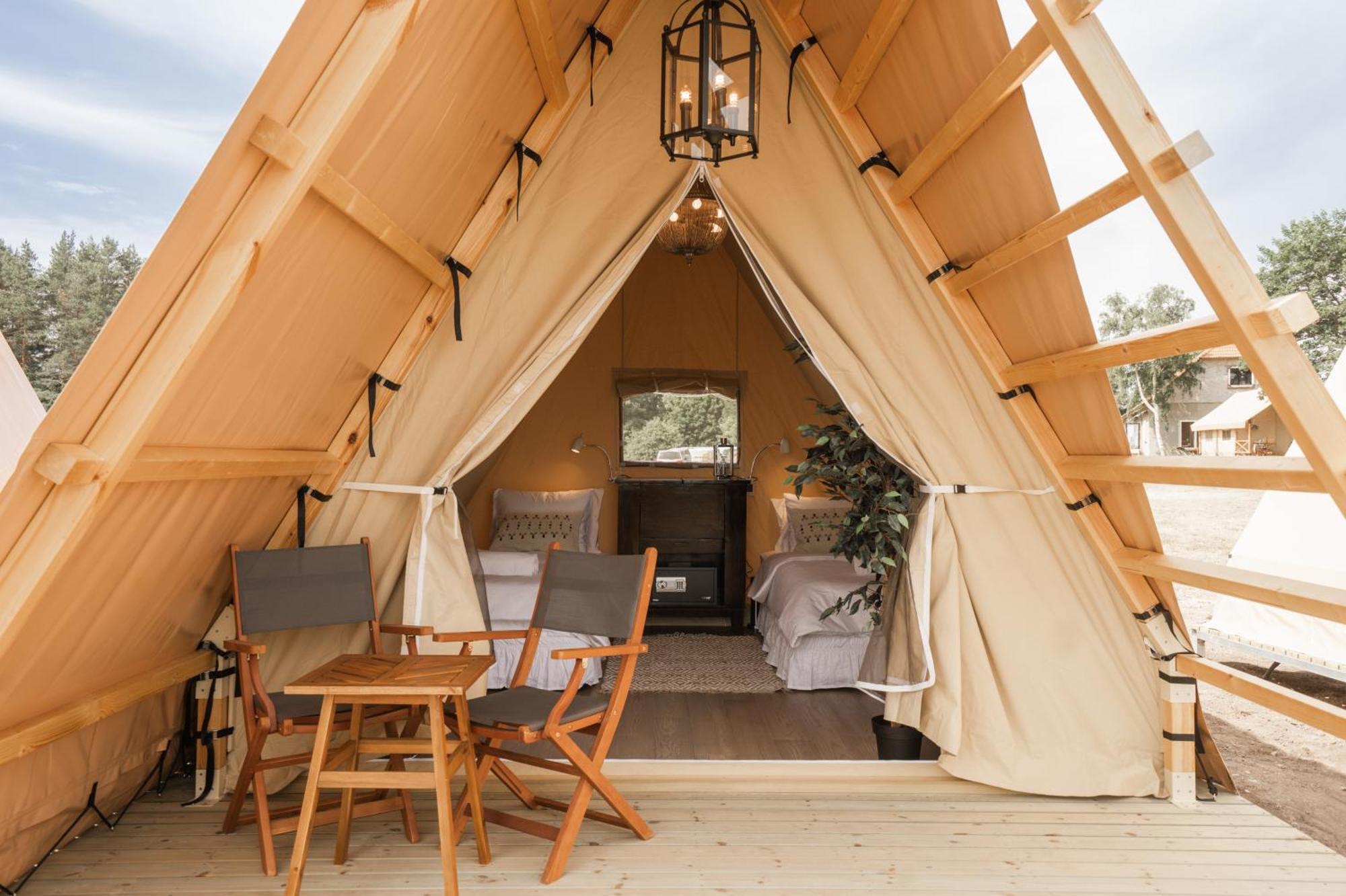 Mia Glamping Hotel Orissaare Bagian luar foto