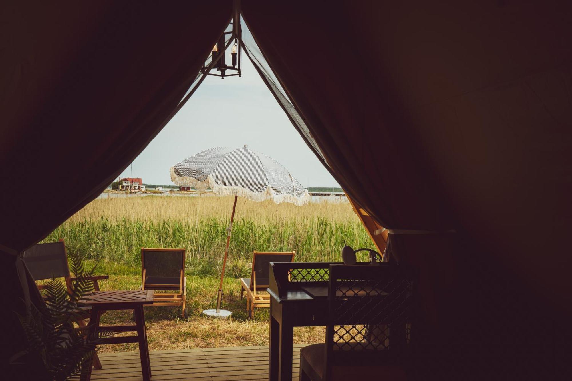Mia Glamping Hotel Orissaare Bagian luar foto