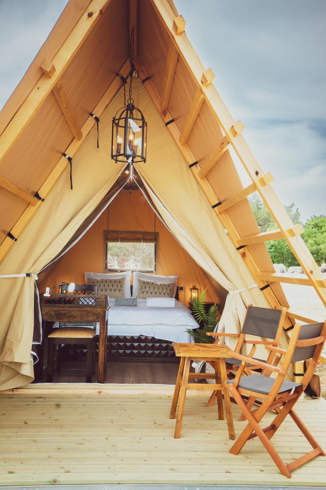Mia Glamping Hotel Orissaare Bagian luar foto