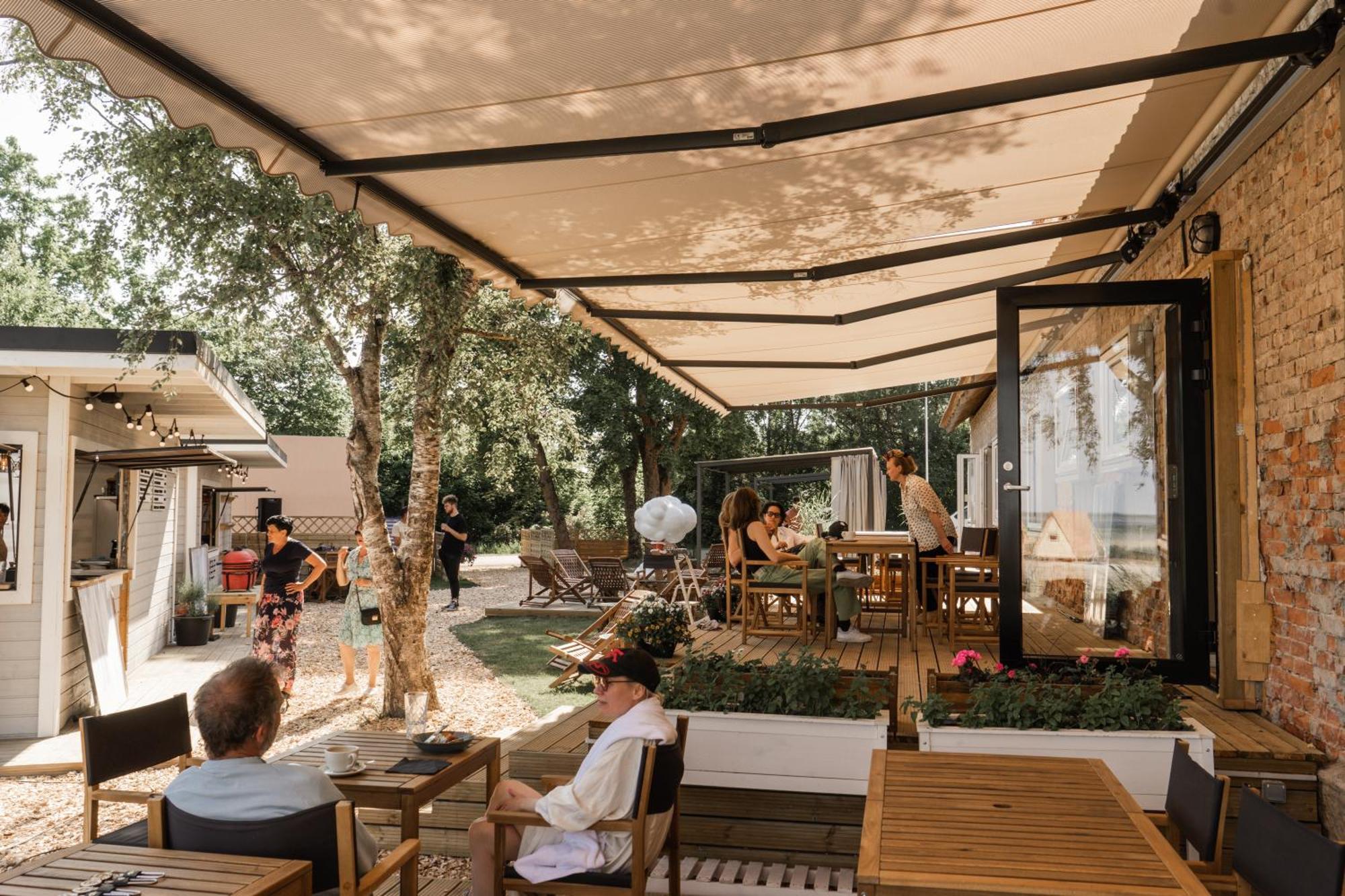 Mia Glamping Hotel Orissaare Bagian luar foto